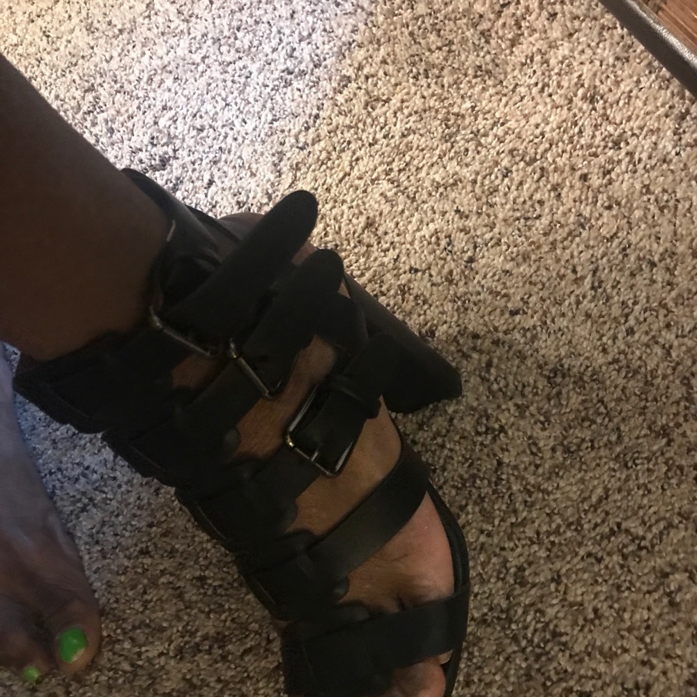 Heels - Picture 3 of 5